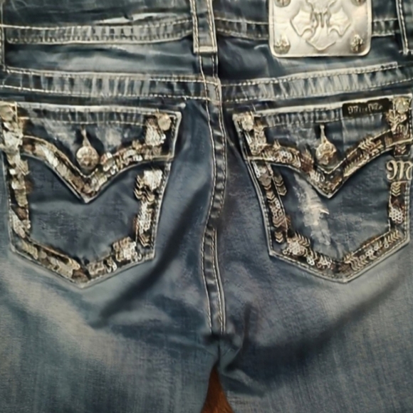 Jean Boot Cut Miss Me Taille 27 X 29 - Basse - Bleu Foncé Vieilli Avec Cristaux - Occasion Très Bon état